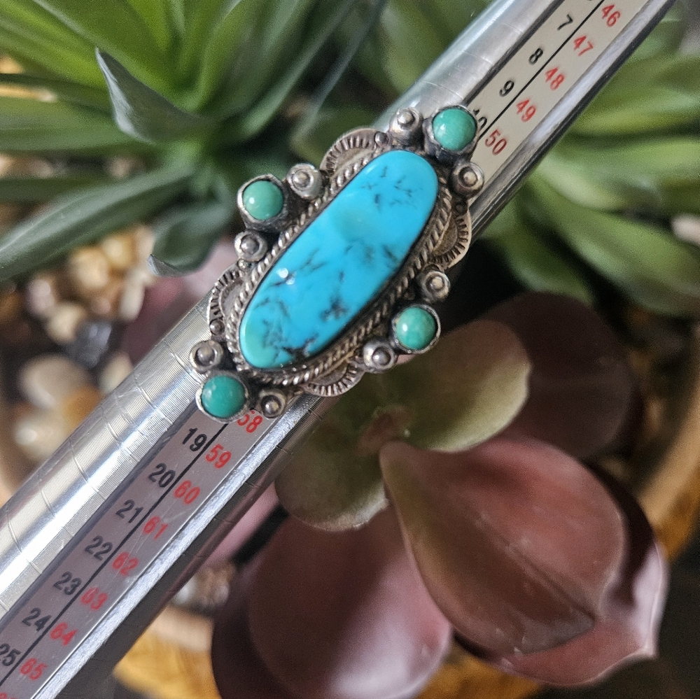 Vintage Navajo Turquoise Ring - Picture 2 of 5
